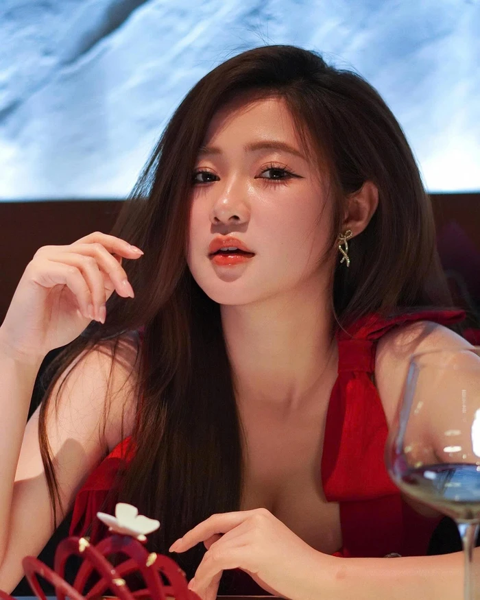 Hình ảnh gái xinh Bigo gây chú ý bởi thần sắc