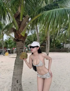 Tải ảnh gái xinh mlem với biểu cảm cuốn hút