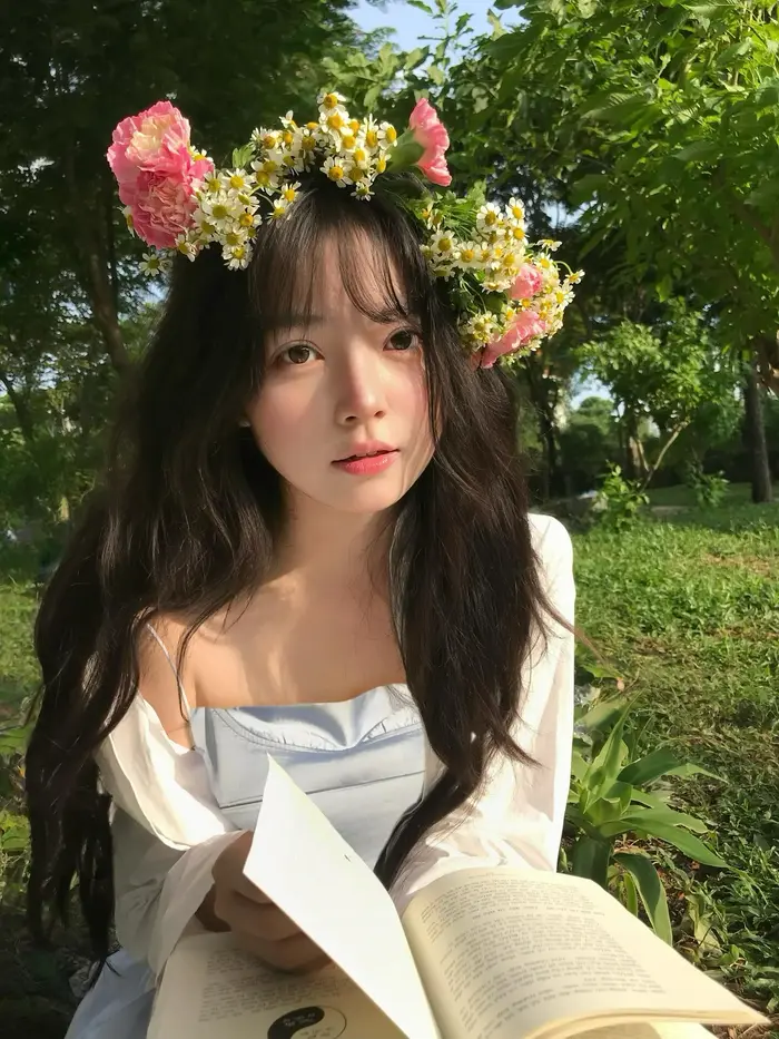 Hình avatar cô gái 2k4 xinh đẹp, phong cách thời thượng