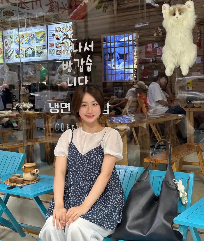 Chụp hình gái 2k7 phong thái tự nhiên, không gượng gạo