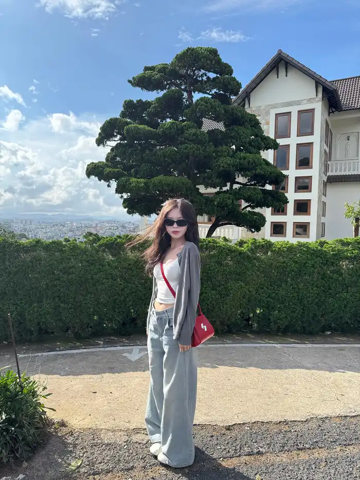 Ngắm ảnh gái xinh 2k4 tràn đầy sức sống, năng lượng tích cực