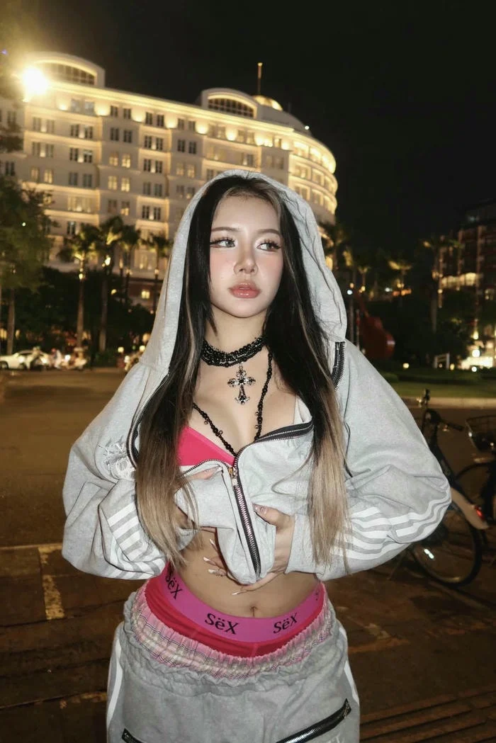 Xuân Ca sexy với vẻ đẹp đầy lôi cuốn