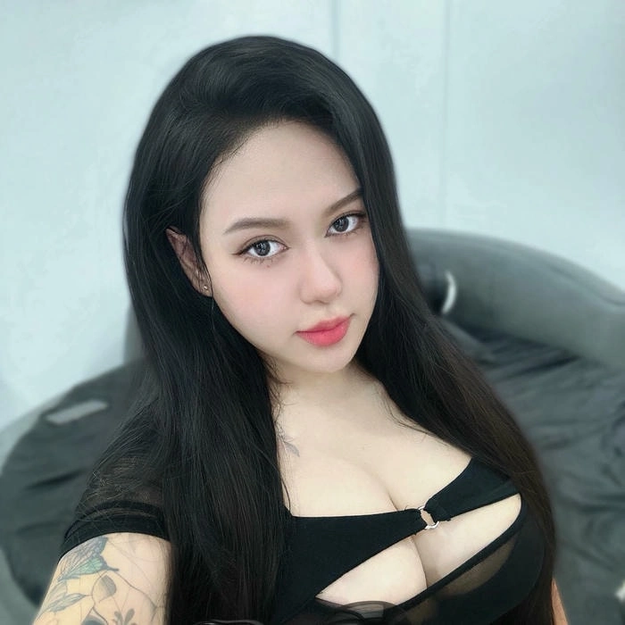 loạt ảnh riêng tư Suzie Nguyễn khiến fan trầm trồ