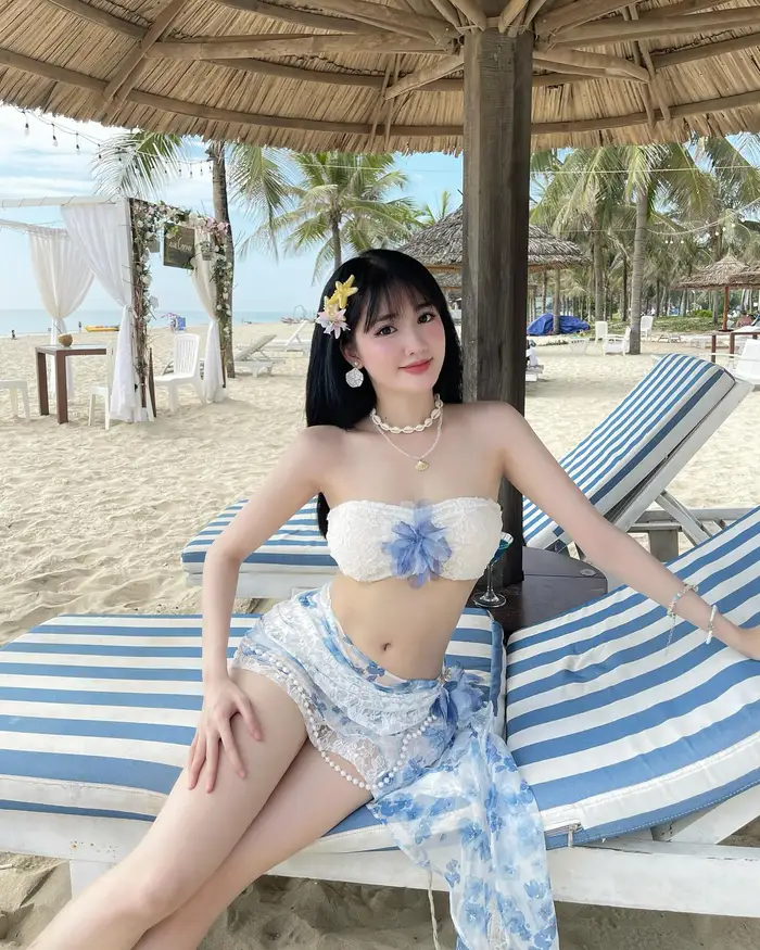 xem hình vũ thị khánh huyền bikini sexy gợi cảm