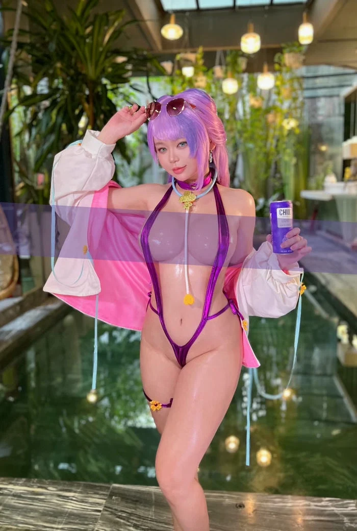 xem hình Zinie Quỳnh cosplay cực gợi cảm và hút hồn