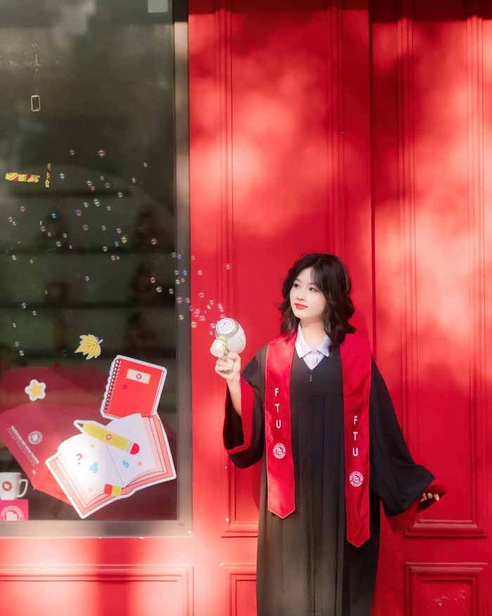 Tải ảnh gái học sinh đẹp nhẹ nhàng với nét mặt rạng rỡ