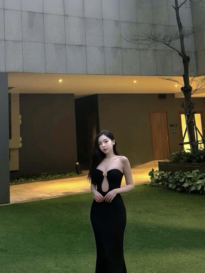 loạt ảnh Trần Minh Thiên Di bikini quyến rũ