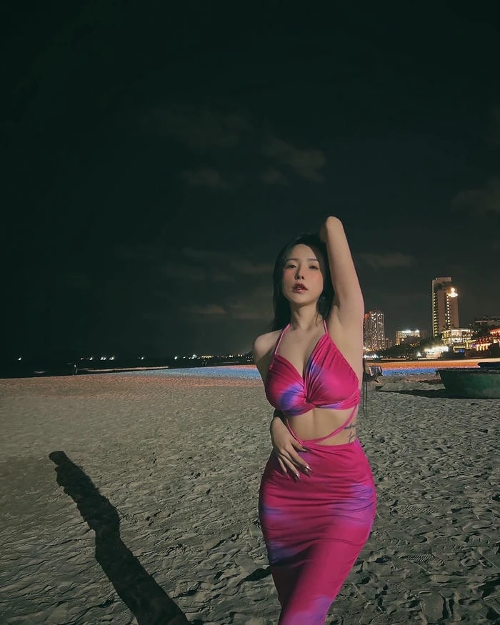 tải ảnh Viên Vibi lộ hàng sexy