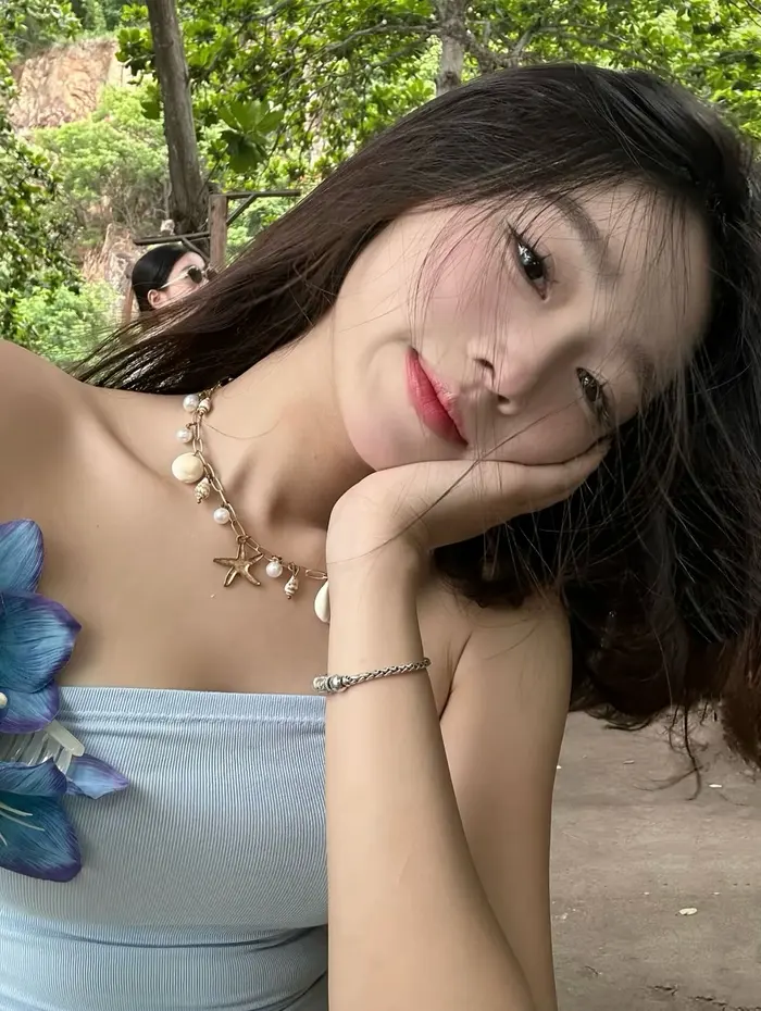 Ảnh gái xinh 2k3 nổi bật với phong cách ngọt ngào, tinh tế
