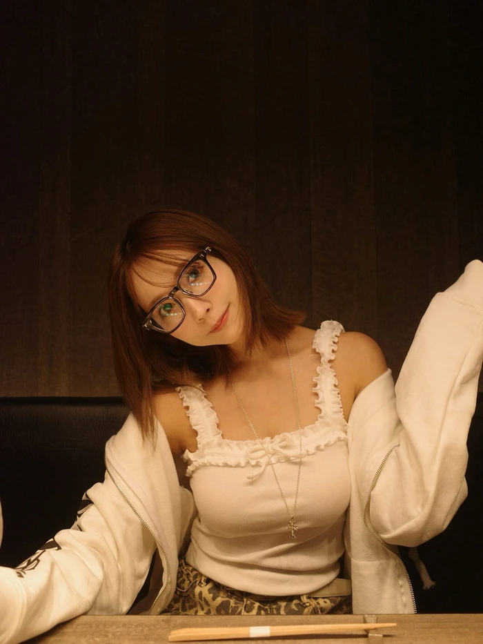 bộ hình Yua Mikami sexy thu hút ánh nhìn, đầy quyến rũ