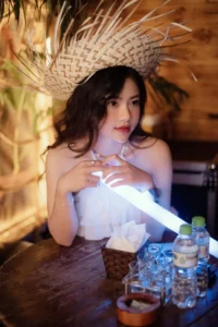 Loạt ảnh gái đi bar, tươi mới và đầy cuốn hút