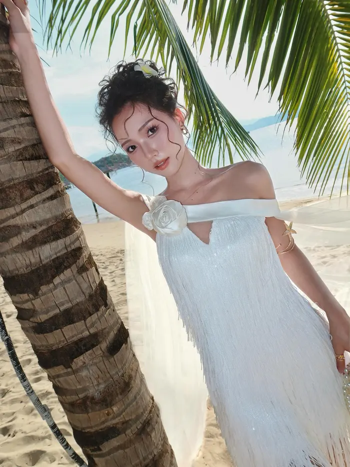 Album hình ảnh gái xinh 2k3 khoe nét đẹp thanh tú, dịu dàng