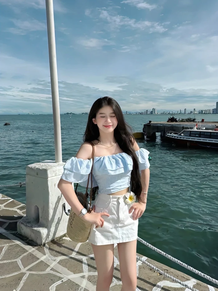 Ảnh gái xinh 2k4 nổi bật với phong cách trẻ trung, cuốn hút