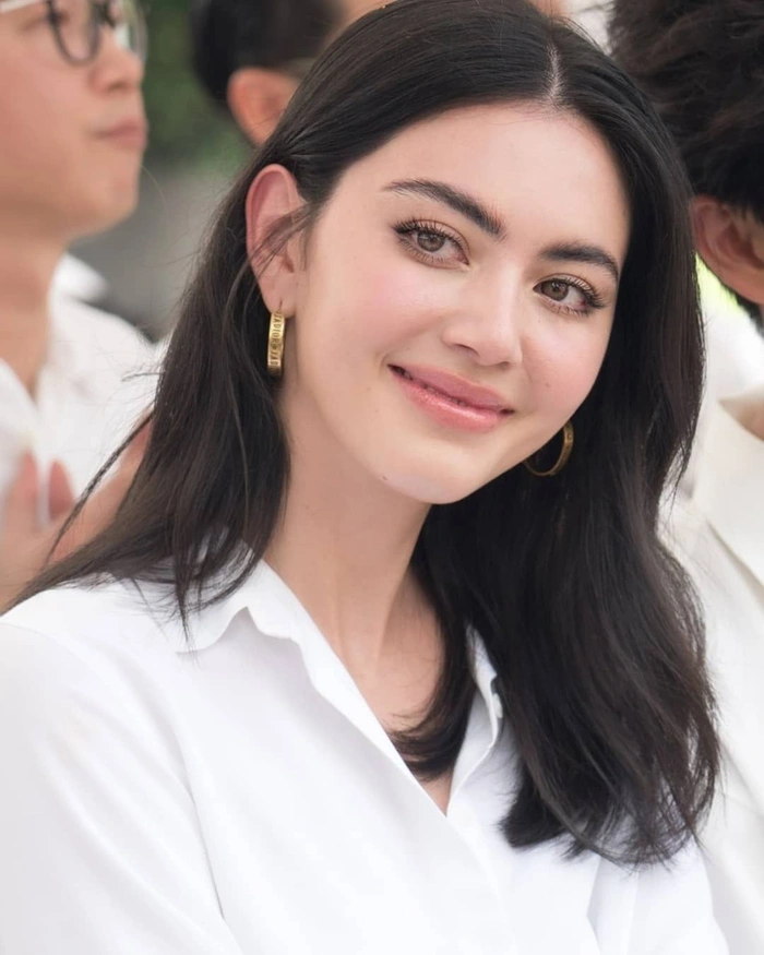 Tải hình gái xinh Thái Lan đầy sức sống và cuốn hút