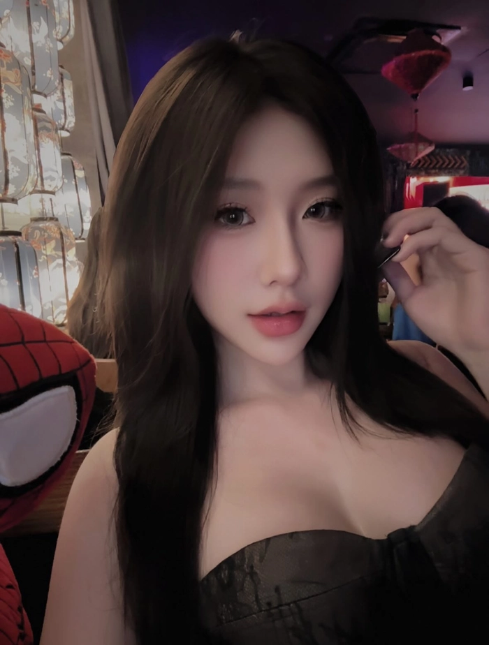 Ảnh mạng nữ sinh ngực khủng đẹp đầy lôi cuốn