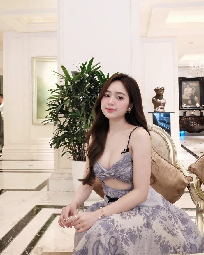 Hình ảnh Lê Phương Anh đầy thu hút khi khoe dáng