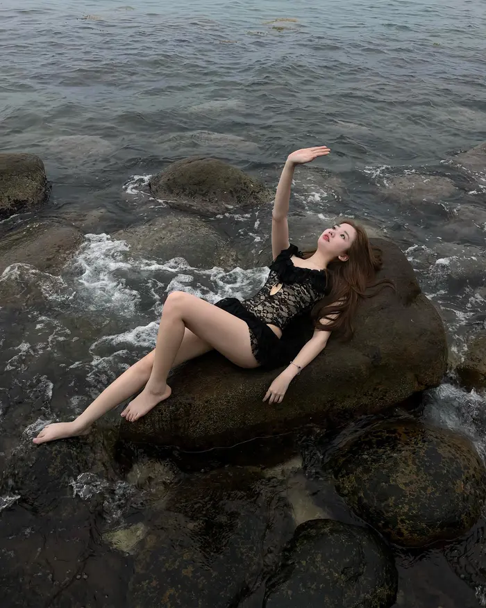 tải hình vũ thị khánh huyền bikini sexy lôi cuốn