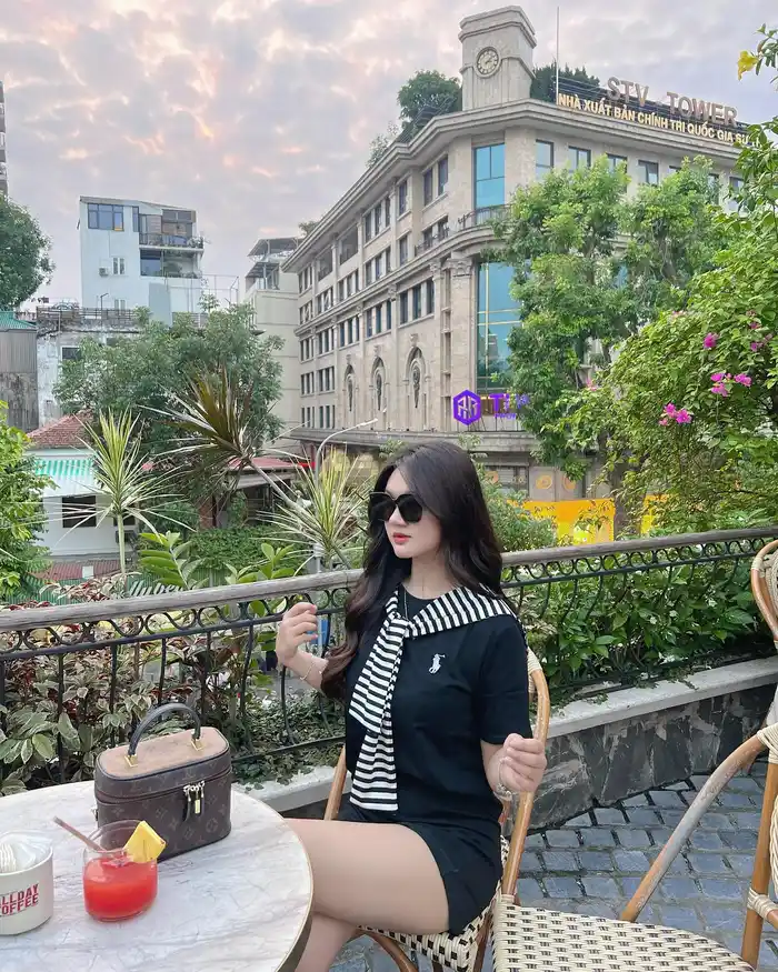 Loạt ảnh gái văn phòng đầy thu hút và duyên dáng