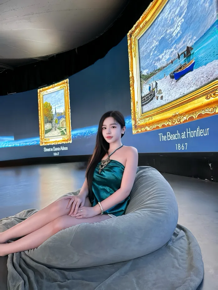 bộ hình Trần Minh Thiên Di bikini nổi bật