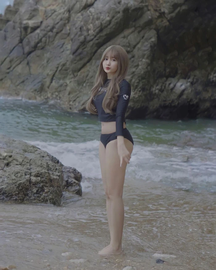 album ảnh vũ thị khánh huyền bikini sexy nổi bật