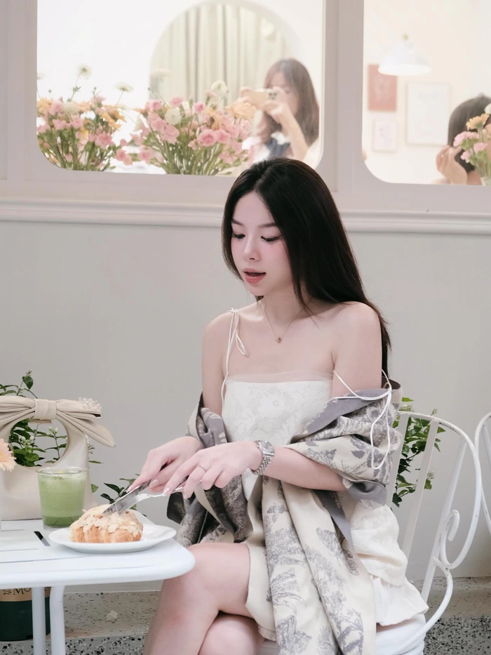 Xem ảnh gái 9x xinh đẹp, cuốn hút với vẻ đẹp tựa nàng thơ