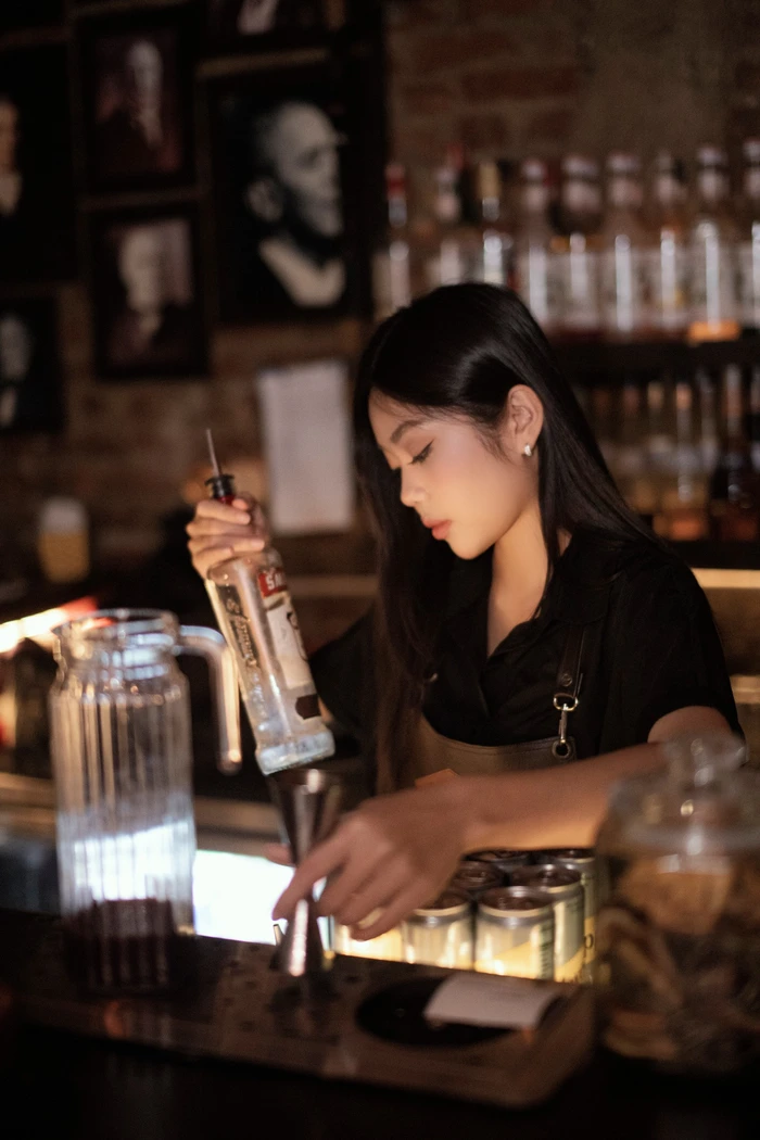 Album hình ảnh gái đi bar, thể hiện nét đẹp quyến rũ