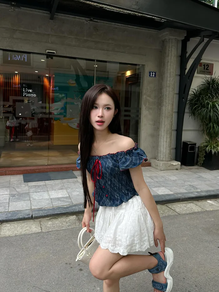 Hình gái lớp 10 đẹp nhẹ nhàng, phù hợp xu hướng