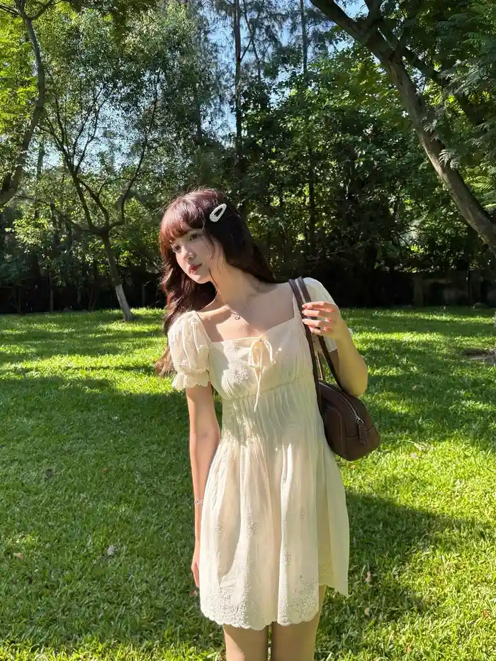 Xem hình ảnh gái 2k7 đang viral trên các nền tảng mạng