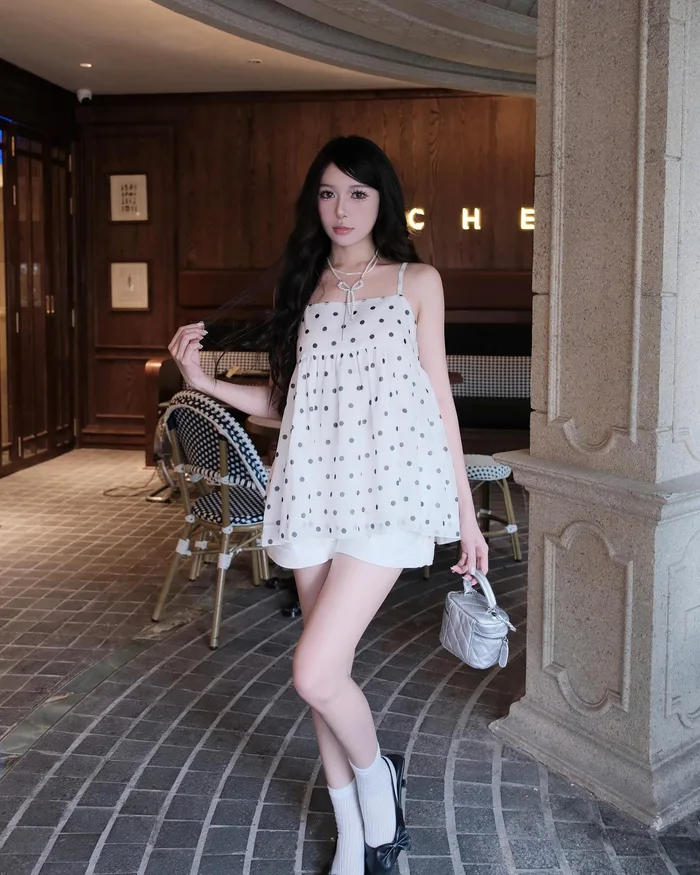 Ngắm ảnh hot girl sinh năm 2004 với vẻ đẹp cuốn hút, thời trang