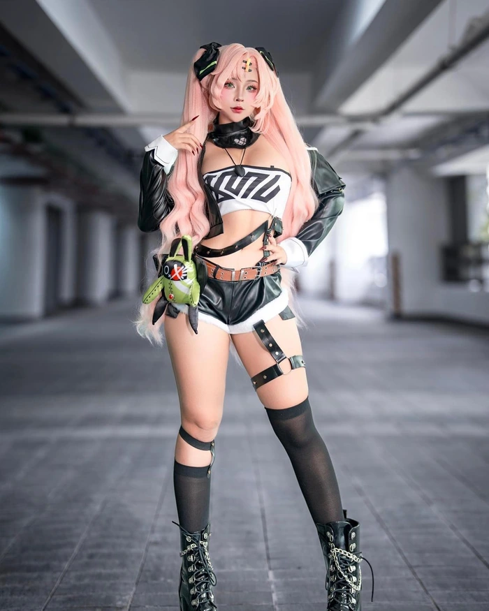 Hình sayo momo nude hấp dẫn người xem