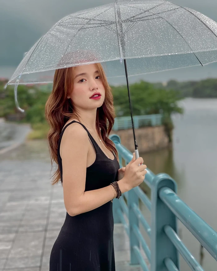Tải ảnh Thị Nhung mặc bikini quyến rũ và nóng bỏng