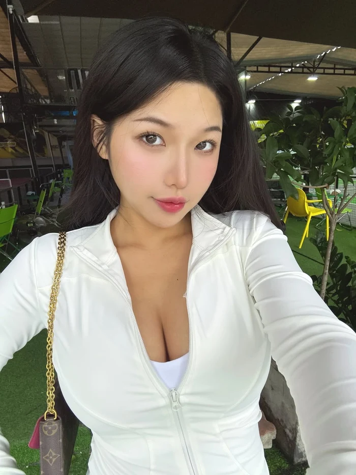 ngắm ảnh duyên híp leak gợi cảm và đầy lôi cuốn