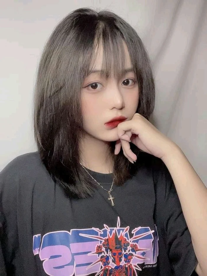 Xem ảnh gái xinh tóc ngang vai 2k3 cuốn hút và tự nhiên