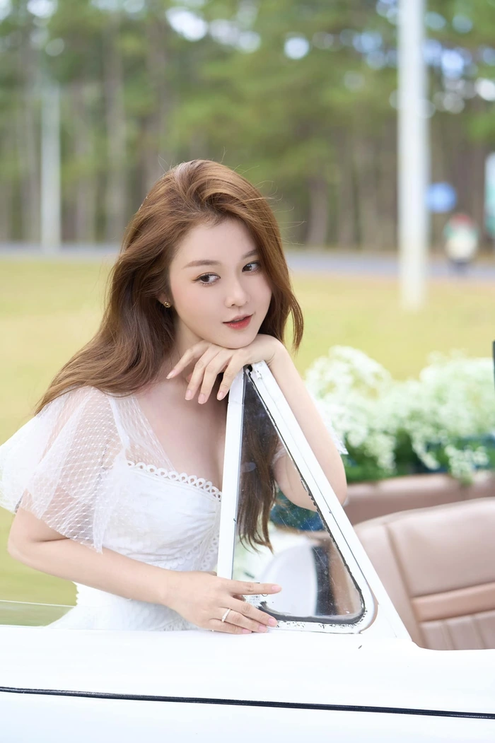 Ngắm ảnh Ribi Sachi sexy trong bộ sưu tập mới