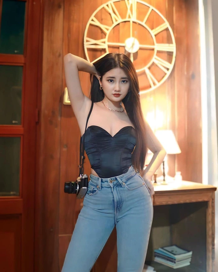 ngắm ảnh vũ thị khánh huyền bikini sexy quyến rũ