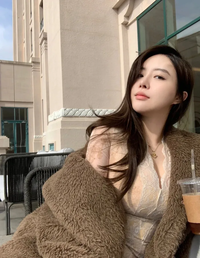 Chụp hình ảnh gái xinh Hàn Quốc theo phong cách tự nhiên