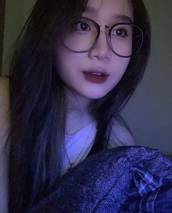 Ngắm ảnh những nữ sinh lớp 7 nổi bật với vẻ đẹp trong sáng.