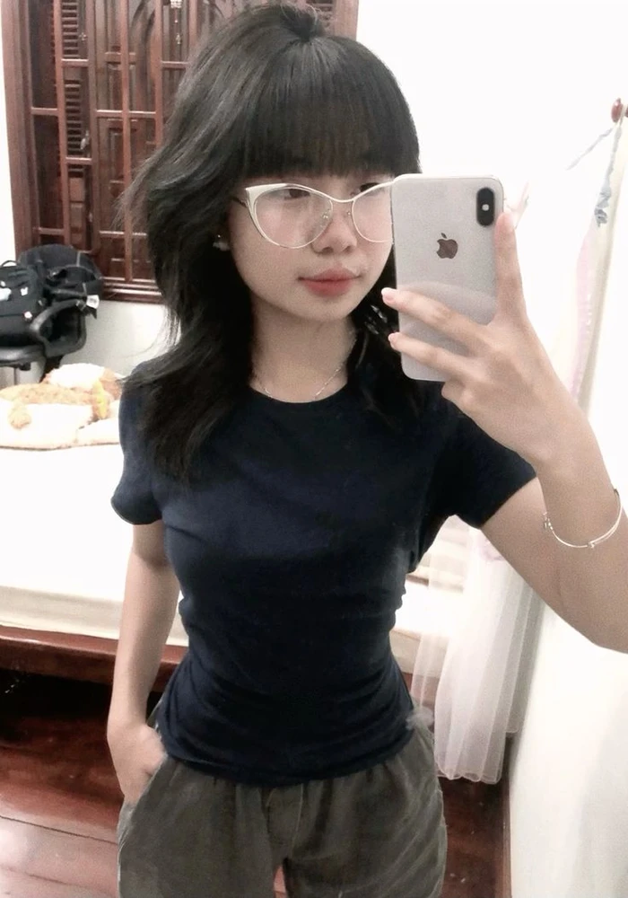Album hình các thiếu nữ cấp 2 cá tính, sành điệu.