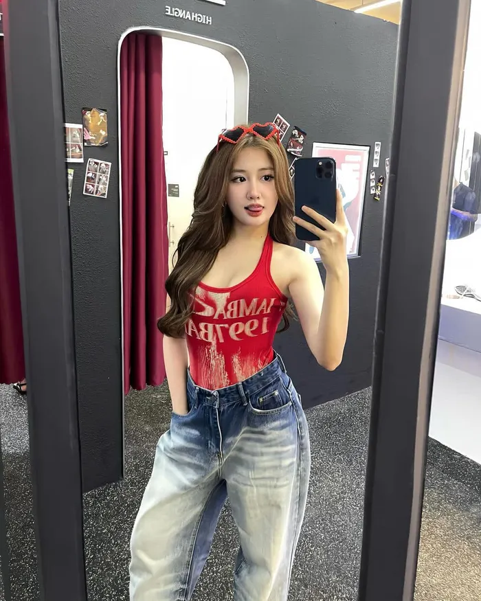 chụp hình vũ thị khánh huyền bikini sexy xinh đẹp