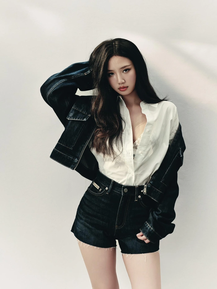 Xem ảnh Amee sexy thần thái quyến rũ tuyệt vời