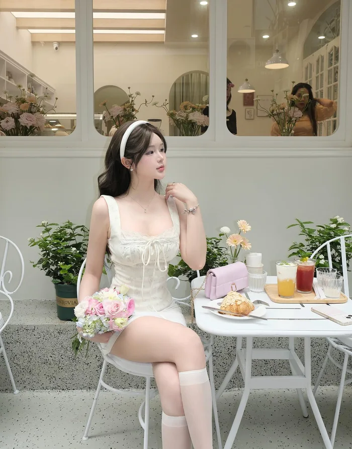 Bộ hình ảnh gái 2k5 cá tính, năng động và đầy cuốn hút