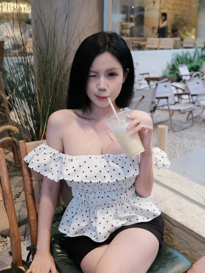 Xem ảnh gái xinh 2k2 đẹp chuẩn gu hot girl