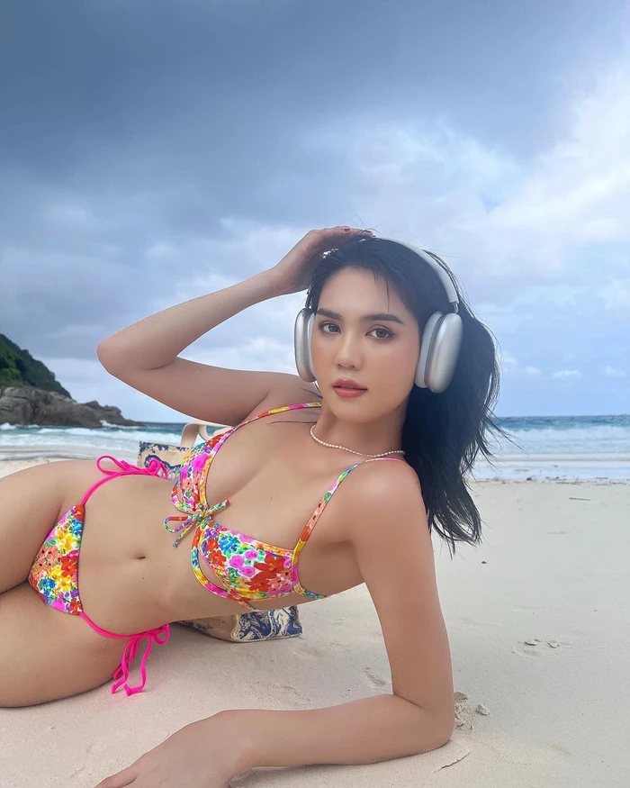 Xem ảnh nude ngọc trinh quyến rũ tỏa sáng