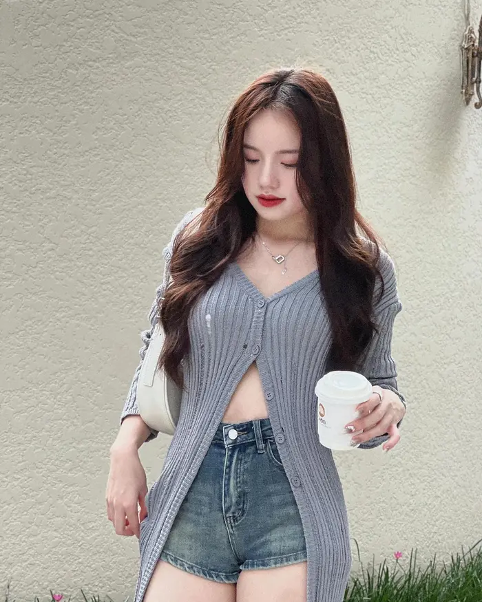 Bộ ảnh Thị Nhung mặc bikini sexy và đẹp mắt