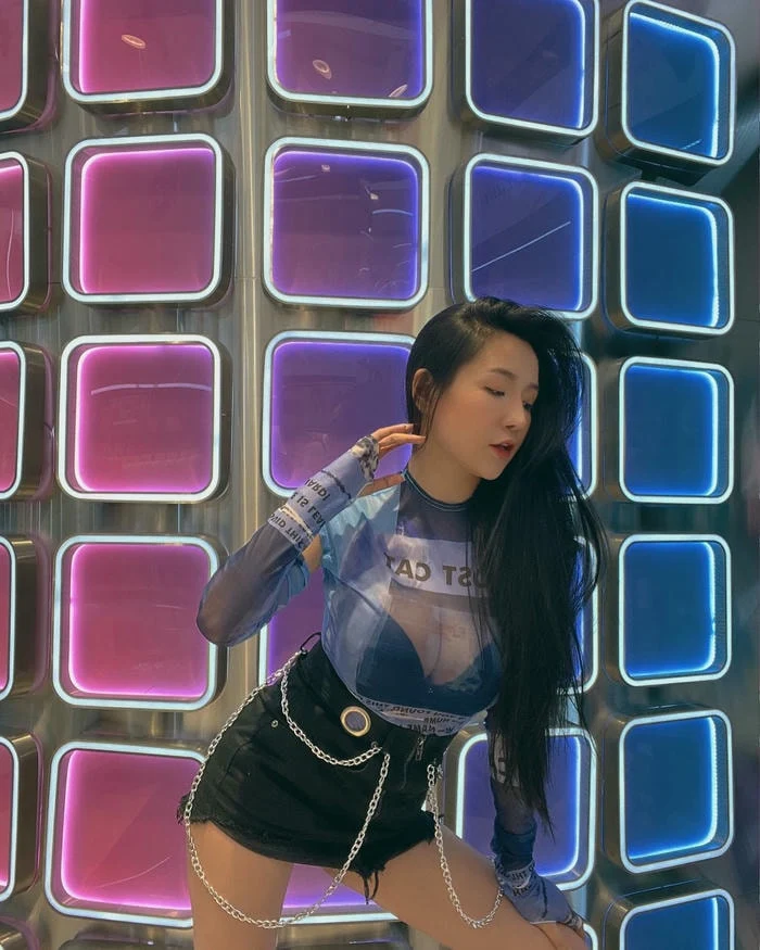 bộ hình Viên Vibi lộ hàng sexy khó cưỡng