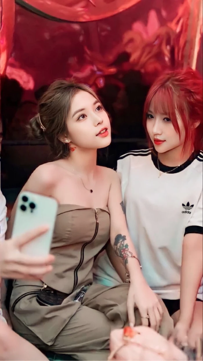 Hình avatar gái karaoke sexy, nổi bật cá tính riêng