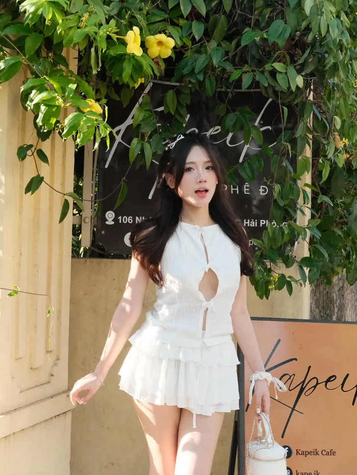 Tải hình gái lớp 10 đẹp, gọn gàng và cuốn hút