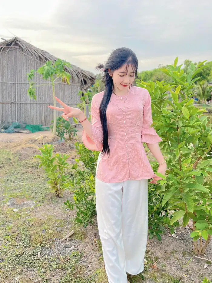 Hình ảnh gái quê trẻ trung, phù hợp mọi nền tảng ảnh