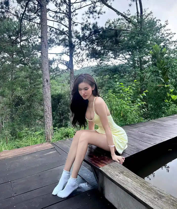 Bộ ảnh gái xinh khoe bưởi được yêu thích vì quá cuốn hút