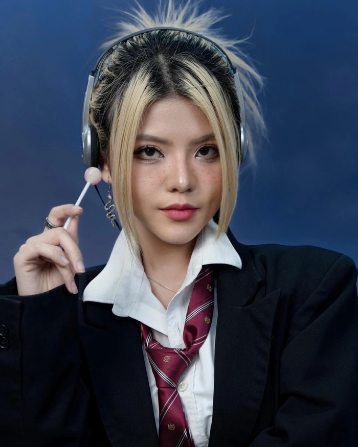 Hình Reency Ngô sexy đẹp nhẹ nhàng mà hấp dẫn